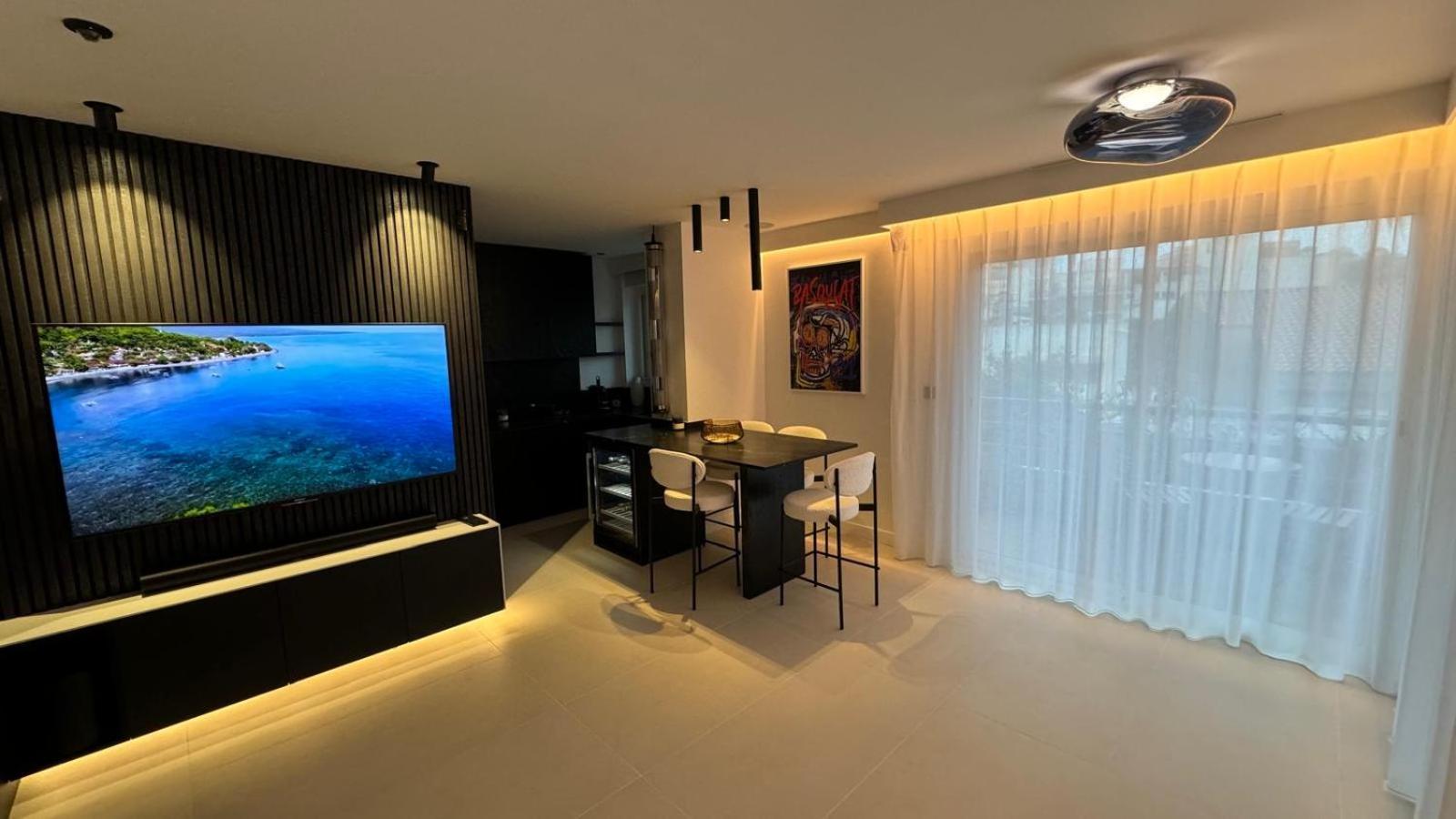 Appartement Luxueux Plein Centre De Cavalaire A 2Mn De La Plage Εξωτερικό φωτογραφία